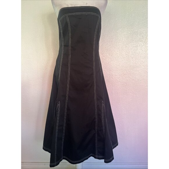 White House Black Market Y2K Dress SZ10 Fit Flare Strapless White Stitching goth - Picture 1 of 15